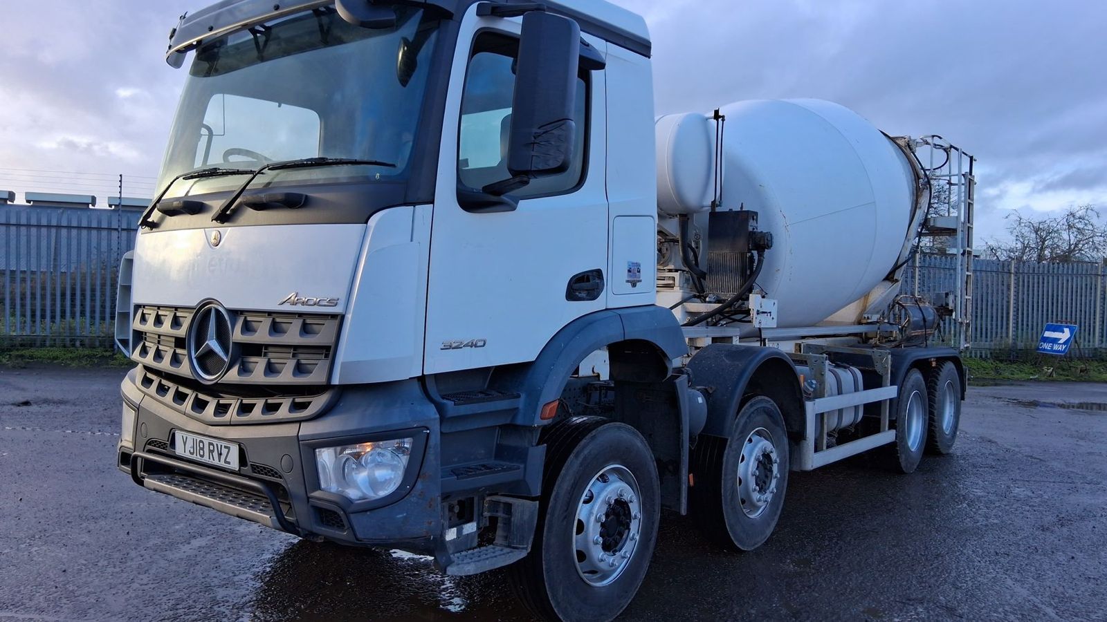Mercedes Arocs 3240 8x4 concrete mixer truck for sale UK
